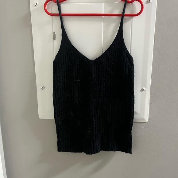 Black Fitted Sleeveless Ribbed Camisole - Picture 1 of 2